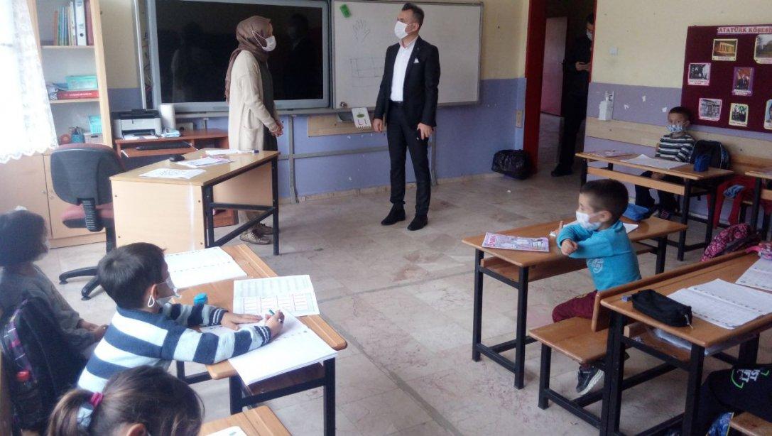 İl Millî Eğitim Müdürümüz Sayın Ömer YILMAZ, Direkli İlkokulunu, Direkli Ortaokulunu ve Kadılar İlkokulunu ziyaret etti