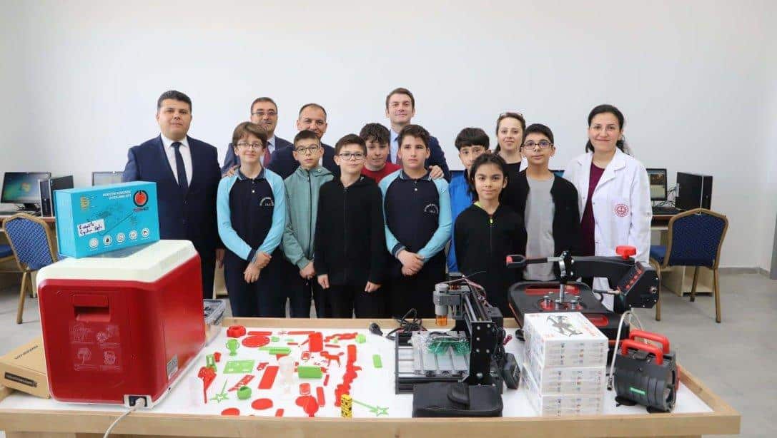  Yenilik ve Eğitim Teknolojileri Genel Müdürü Mustafa Canlı, İlimizdeki Okulları Ziyaret Etti